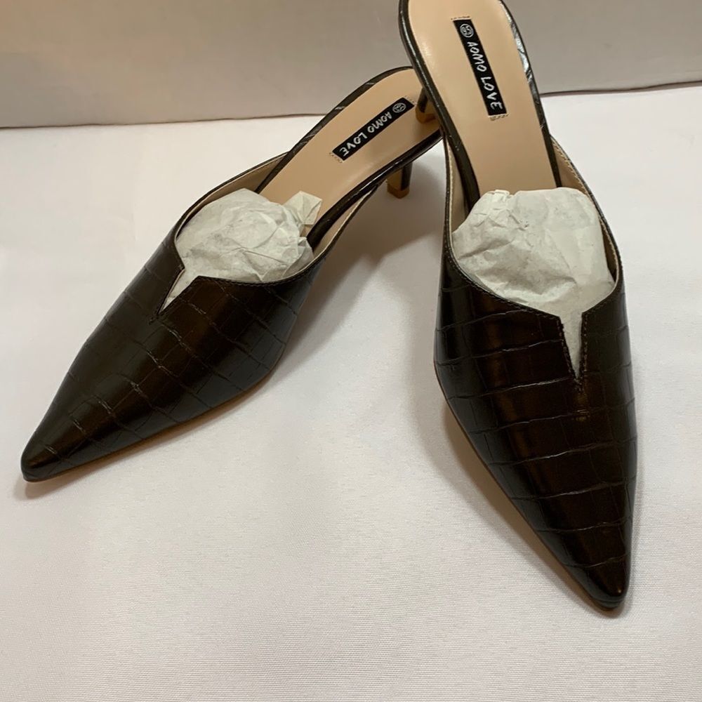 Aomo Love you and Berks size 8 kitten pumps various sizes